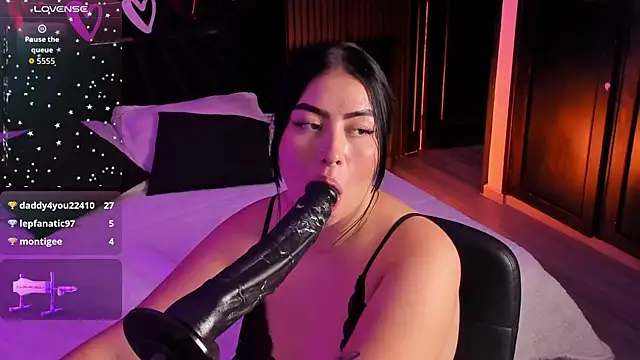 Emberrvelvet online show from March 15, 5:52 pm