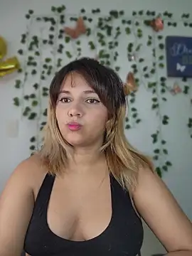 aurora bela online show from April 21, 9:28 pm