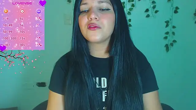 Snapshot of aurora_bela chatting on April 30, 1:23 am aurora bela online show from April 30, 1:23 am