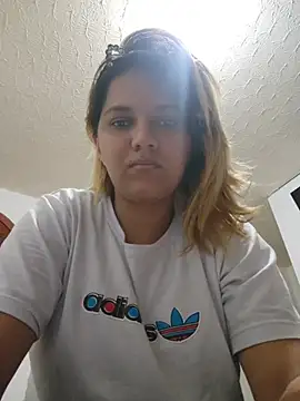Snapshot of aurora_bela chatting on May 7, 5:46 am aurora bela online show from May 7, 5:46 am