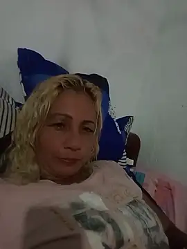 Snapshot of Lamonita05 chatting on April 17, 4:10 pm Lamonita05 online show from April 17, 4:10 pm