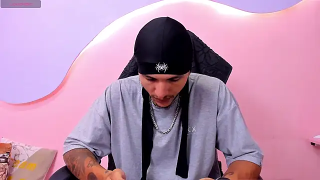 DanteLuxx online show from April 15, 4:08 am