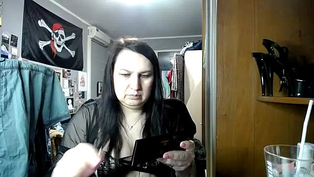 EvaBeautyXx online show from March 8, 8:45 pm