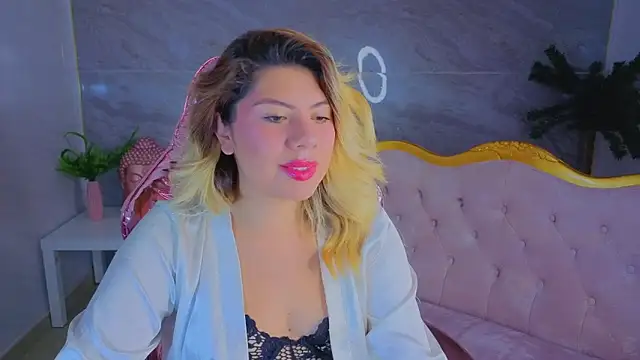 Snapshot of Victoria01_s chatting on March 3, 3:01 am Victoria01 s online show from March 3, 3:01 am