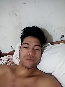 Snapshot of lucastorquato1709 chatting on March 1, 8:27 am lucastorquato1709 online show from March 1, 8:27 am