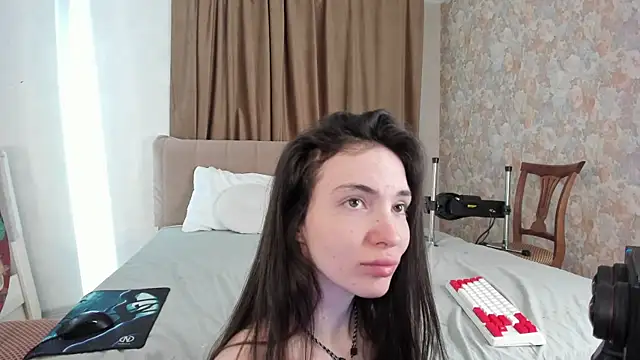 Snapshot of KaylaArt chatting on May 3, 6:52 am KaylaArt online show from May 3, 6:52 am