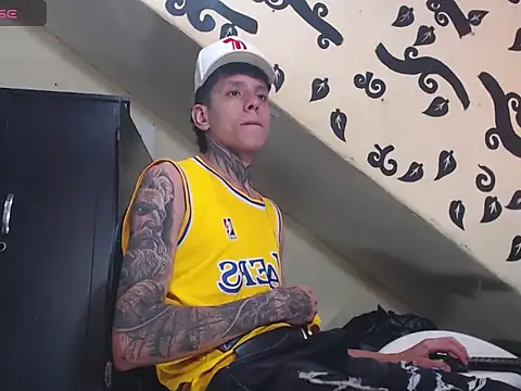 Snapshot of gabriel_reyes21 chatting on May 3, 3:07 pm gabriel reyes21 online show from May 3, 3:07 pm