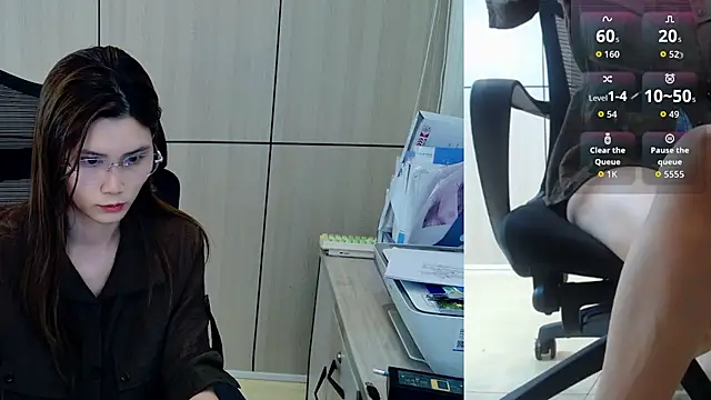 Snapshot of zhen-68 chatting on July 4, 7:25 am zhen-68 online show from July 4, 7:25 am