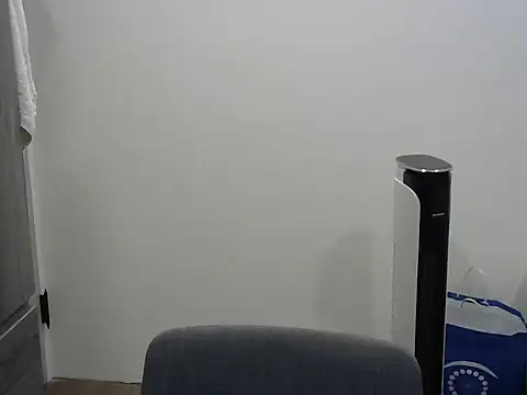 Snapshot of silverwolfwoof chatting on June 26, 3:38 pm silverwolfwoof online show from June 26, 3:38 pm