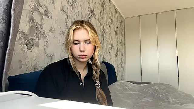 ShariLappas online show from March 6, 12:12 pm