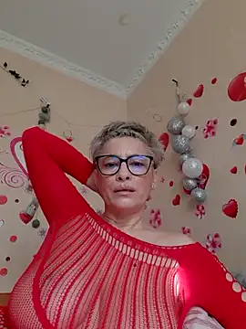 Snapshot of LunaBlaise chatting on March 3, 8:31 am LunaBlaise online show from March 3, 8:31 am