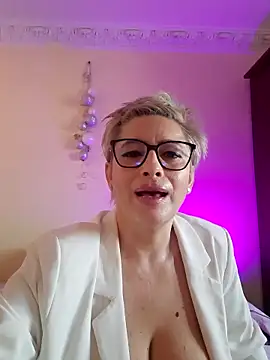 LunaBlaise online show from March 12, 7:14 am