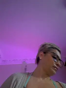 LunaBlaise online show from April 17, 7:22 am