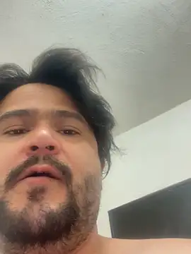 Snapshot of TioLukas69 chatting on February 28, 4:35 am TioLukas69 online show from February 28, 4:35 am