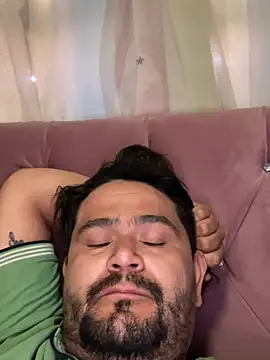 Snapshot of TioLukas69 chatting on March 1, 10:01 pm TioLukas69 online show from March 1, 10:01 pm