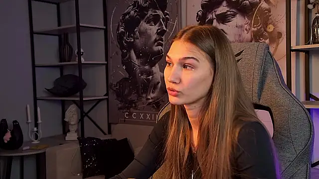 Snapshot of Sweet_Emilya chatting on March 1, 1:02 pm Sweet Emilya online show from March 1, 1:02 pm