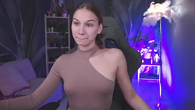 Sweet Emilya online show from April 14, 5:46 am