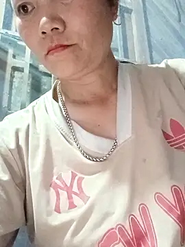 Lindxx-hot online show from April 11, 9:30 pm