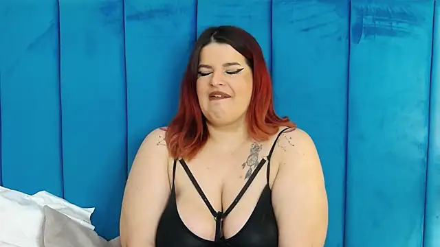 LaraHartt online show from March 27, 6:52 am