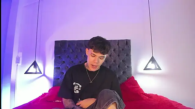 Snapshot of im_seven chatting on February 27, 4:34 am im seven online show from February 27, 4:34 am