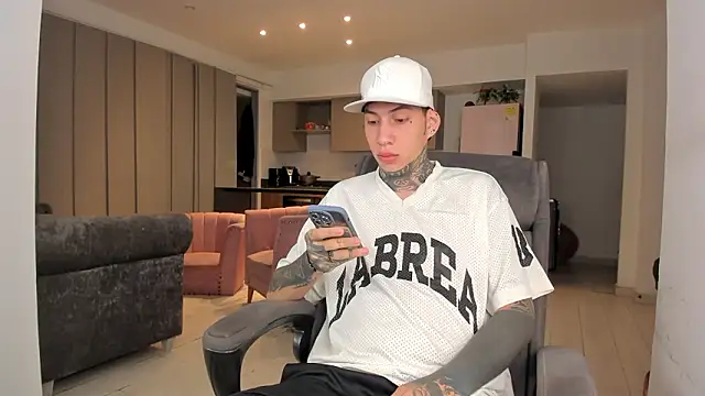 Snapshot of im_dantee chatting on March 2, 4:14 am im dantee online show from March 2, 4:14 am