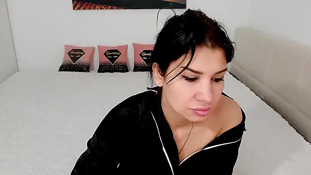 NickyHotXO online show from April 8, 4:23 am