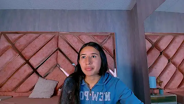 Snapshot of LilyRossi_ chatting on April 24, 12:07 pm LilyRossi online show from April 24, 12:07 pm