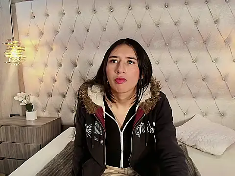 Snapshot of LilyRossi_ chatting on May 9, 2:22 pm LilyRossi online show from May 9, 2:22 pm