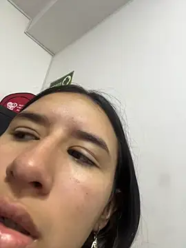 Snapshot of LilyRossi_ chatting on July 6, 12:24 pm LilyRossi online show from July 6, 12:24 pm