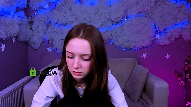 chloe ley online show from April 30, 9:59 am