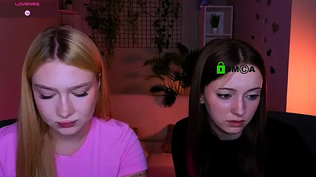 Snapshot of chloe_ley chatting on June 22, 7:22 pm chloe ley online show from June 22, 7:22 pm