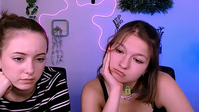 Snapshot of chloe_ley chatting on July 28, 2:13 pm chloe ley online show from July 28, 2:13 pm