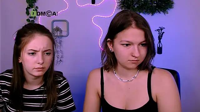 Snapshot of chloe_ley chatting on July 28, 4:39 pm chloe ley online show from July 28, 4:39 pm