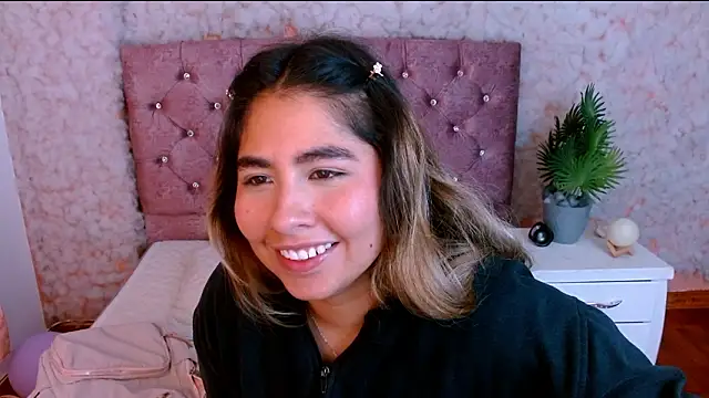 Sofiazaf  online show from March 9, 12:20 pm