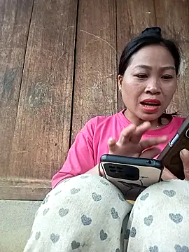 Snapshot of Mizu-hotshow chatting on May 12, 2:41 am Mizu-hotshow online show from May 12, 2:41 am