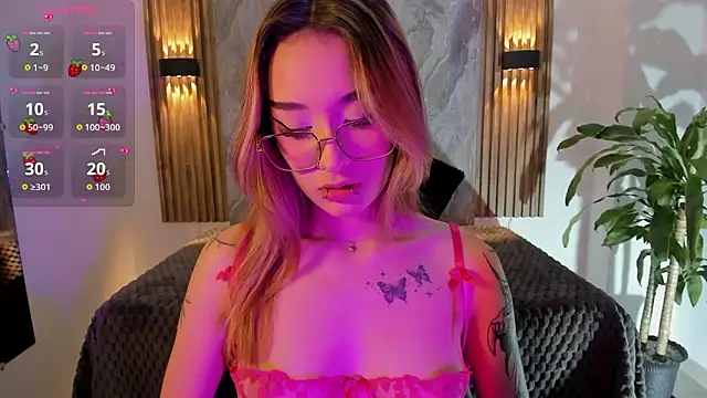 Snapshot of Melodylanee chatting on March 2, 11:06 am Melodylanee online show from March 2, 11:06 am