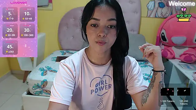 Snapshot of Sophiiee_Gray chatting on May 1, 10:03 pm Sophiiee Gray online show from May 1, 10:03 pm