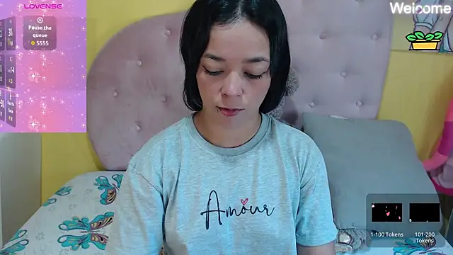 Snapshot of Sophiiee_Gray chatting on May 5, 12:57 pm Sophiiee Gray online show from May 5, 12:57 pm