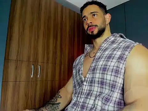 Snapshot of massimo_visconti chatting on March 2, 2:24 pm massimo visconti online show from March 2, 2:24 pm