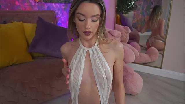 Snapshot of KatieCutieXoo chatting on March 1, 8:22 pm KatieCutieXoo online show from March 1, 8:22 pm