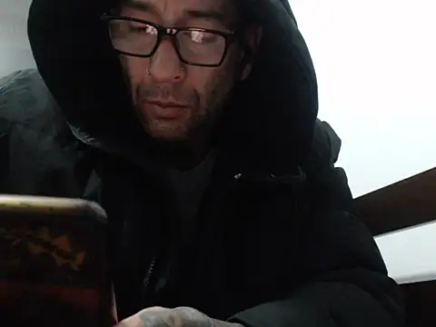 Snapshot of GaboMix4728 chatting on March 1, 9:11 am GaboMix4728 online show from March 1, 9:11 am