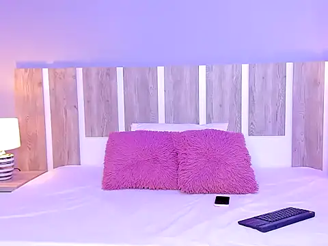 EmilySearss online show from March 18, 7:50 pm