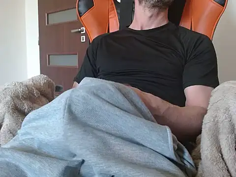 Snapshot of Sokarek chatting on April 28, 12:43 pm Sokarek online show from April 28, 12:43 pm