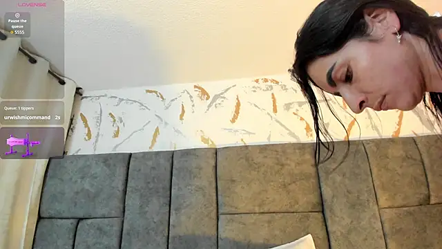 Snapshot of Samantha_Velle chatting on May 16, 2:19 am Samantha Velle online show from May 16, 2:19 am