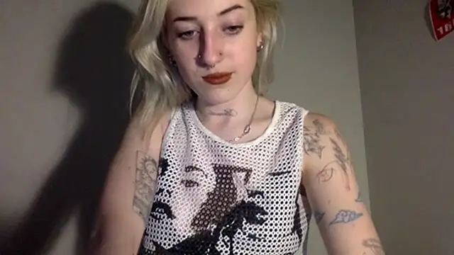 EmmyWet online show from March 12, 9:32 pm