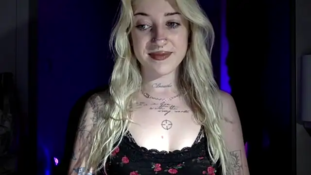 Snapshot of EmmyWet chatting on June 20, 4:10 pm EmmyWet online show from June 20, 4:10 pm