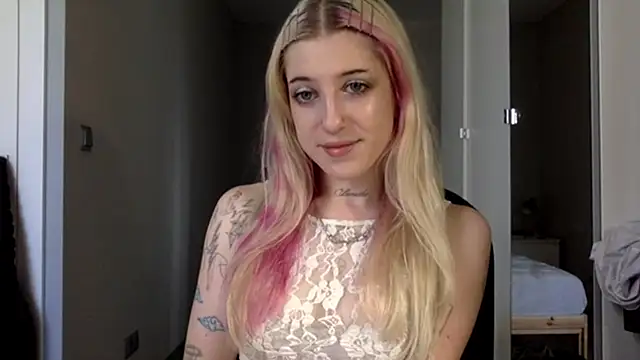 Snapshot of EmmyWet chatting on July 11, 3:26 pm EmmyWet online show from July 11, 3:26 pm