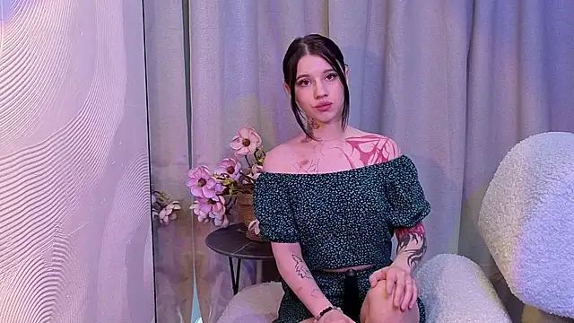 Snapshot of sugal_lady chatting on February 27, 10:37 am sugal lady online show from February 27, 10:37 am