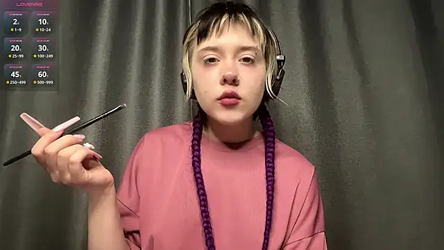 AueshaSimon online show from March 21, 5:01 am