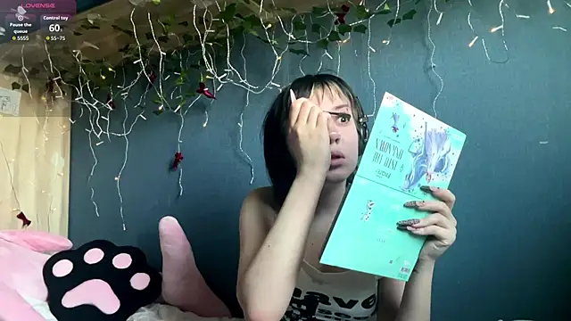 AueshaSimon online show from April 4, 4:11 am